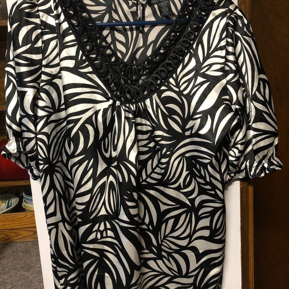 Lovely Black and White Blouse  Size L